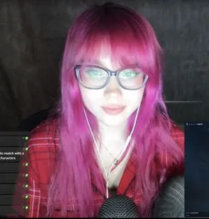 Emmyuh OnlyFans Leaked Free Thumbnail Picture - #Bxh2OPBAAF