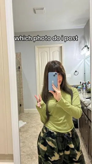 Emmyuh OnlyFans Leaked Free Thumbnail Picture - #YqGNzDROML