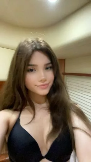 Emmyuh OnlyFans Leaked Free Thumbnail Picture - #VmMbDFVywF