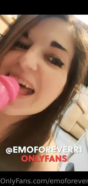 Emoforeverr1 OnlyFans Leaked Free Thumbnail Picture - #TVWkCnIryn