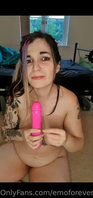 Emoforeverr1 OnlyFans Leaked Free Thumbnail Picture - #eBLcSL9Rml