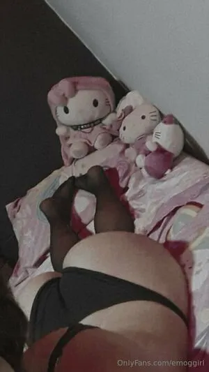 Emoggirl OnlyFans Leaked Free Thumbnail Picture - #hery6pzyXY