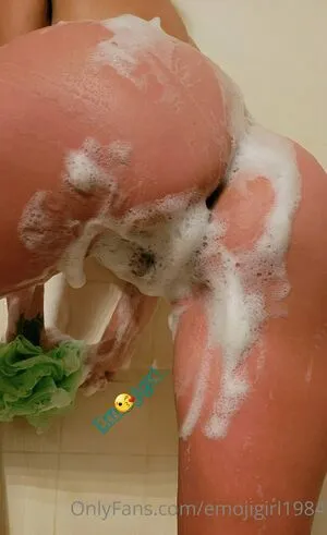 Emojigirl1984 OnlyFans Leaked Free Thumbnail Picture - #RqaiChETZ5