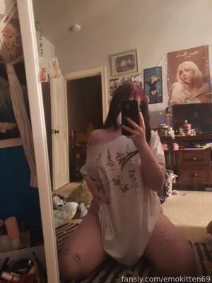 Emokitten69 OnlyFans Leaked Free Thumbnail Picture - #9NHoy1dDN6