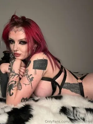 Emoqween OnlyFans Leaked Free Thumbnail Picture - #mQ7RZIOZ6V