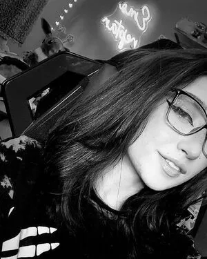 Emoreptar OnlyFans Leaked Free Thumbnail Picture - #LeaeSHoAyv