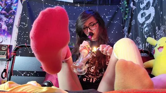Emostonergorl OnlyFans Leaked Free Thumbnail Picture - #252imR3pyF