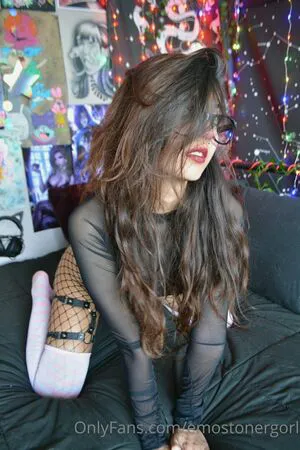 Emostonergorl OnlyFans Leaked Free Thumbnail Picture - #3fb8Jp3RGW