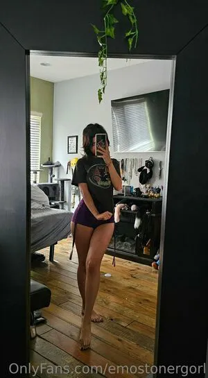 Emostonergorl OnlyFans Leaked Free Thumbnail Picture - #605cXMIOO0