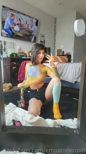 Emostonergorl OnlyFans Leaked Free Thumbnail Picture - #64SqwAH019