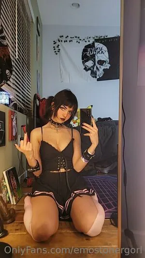 Emostonergorl OnlyFans Leaked Free Thumbnail Picture - #Ygyupvb9xy