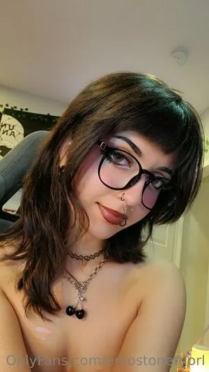 Emostonergorl OnlyFans Leaked Free Thumbnail Picture - #glyJ6rmrIt