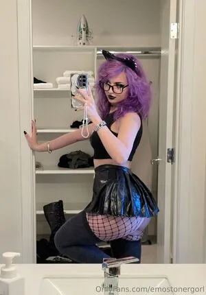 Emostonergorl OnlyFans Leaked Free Thumbnail Picture - #xOzuoDncNU