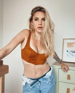 Emy Ltr OnlyFans Leaked Free Thumbnail Picture - #5OlI28t022