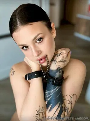 Emy Poops OnlyFans Leaked Free Thumbnail Picture - #ftlGTrOO5l