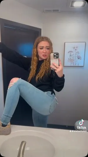 Emyleja OnlyFans Leaked Free Thumbnail Picture - #cKLjVhcF6M