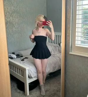 Emzeeni OnlyFans Leaked Free Thumbnail Picture - #761U4HVV63