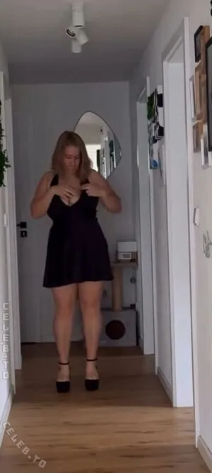 Endlich Zufrieden OnlyFans Leaked Free Thumbnail Picture - #cylbrMItvt