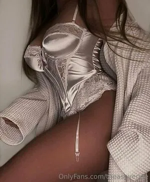 Enirevesfree OnlyFans Leaked Free Thumbnail Picture - #LauVxIOe9F