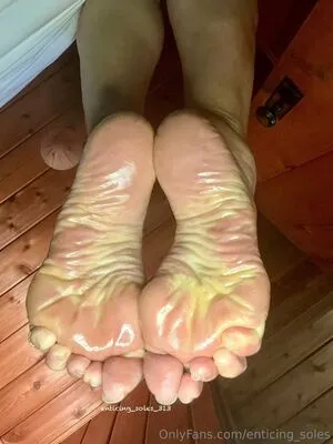 Enticing Soles OnlyFans Leaked Free Thumbnail Picture - #PxInPpiIDL