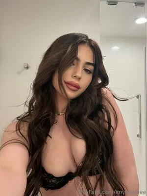 Envyvaleee OnlyFans Leaked Free Thumbnail Picture - #6L7By6E1ZO