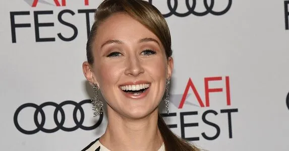 Erin Doherty OnlyFans Leaked Free Thumbnail Picture - #ElH8h7FTw8