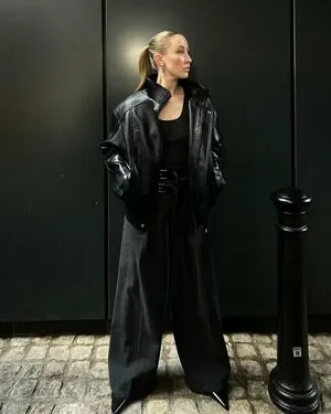 Erin Doherty OnlyFans Leaked Free Thumbnail Picture - #RXWO49qmtf