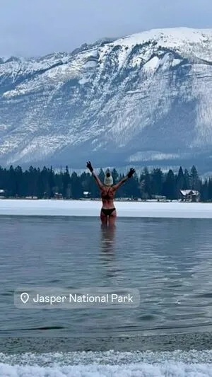 Erin Karpluk OnlyFans Leaked Free Thumbnail Picture - #WYUWSpO48S