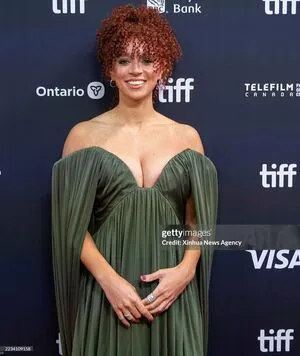 Erin Kellymen OnlyFans Leaked Free Thumbnail Picture - #6H4GrWUs5N