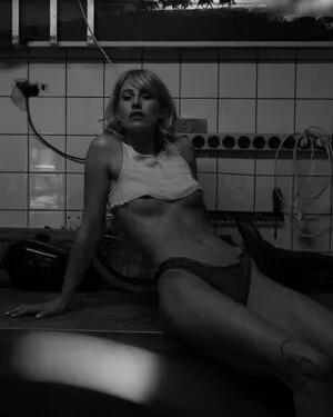 Erin Van Dongen OnlyFans Leaked Free Thumbnail Picture - #UqBgNcBdJn