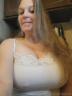 Erin57868135 OnlyFans Leaked Free Thumbnail Picture - #x6pW0Sgsq1