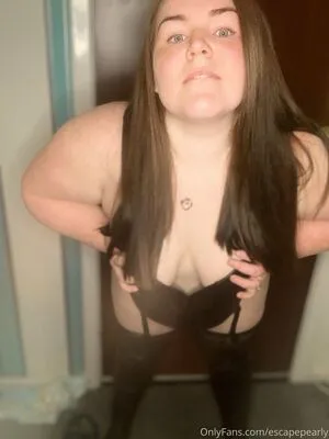 Escapepearly OnlyFans Leaked Free Thumbnail Picture - #GB1cszyeo0
