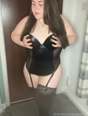 Escapepearly OnlyFans Leaked Free Thumbnail Picture - #d3K4ts3G1E