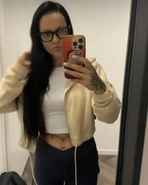 Esme Gelissen Detailing Girl OnlyFans Leaked Free Thumbnail Picture - #NNjC1g7tDW