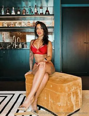 Essencehoff OnlyFans Leaked Free Thumbnail Picture - #tHy7IpnIn6