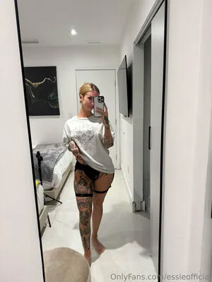 Essieofficial OnlyFans Leaked Free Thumbnail Picture - #7spiV9zL40
