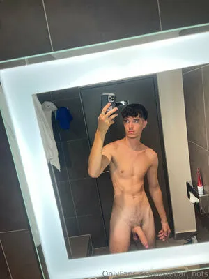 Esteban Hots OnlyFans Leaked Free Thumbnail Picture - #HPapm3KGun
