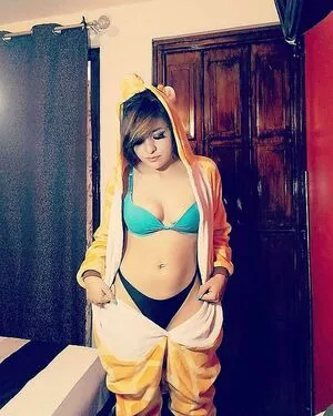 Estefancz OnlyFans Leaked Free Thumbnail Picture - #CiAAP0tJt1