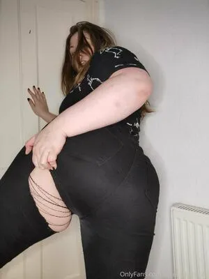 Estella Bathory OnlyFans Leaked Free Thumbnail Picture - #unFPHM7gP9