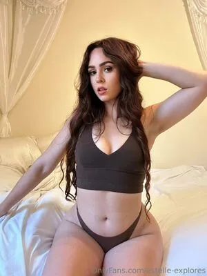 Estelle Explores OnlyFans Leaked Free Thumbnail Picture - #KzjSRqofE7