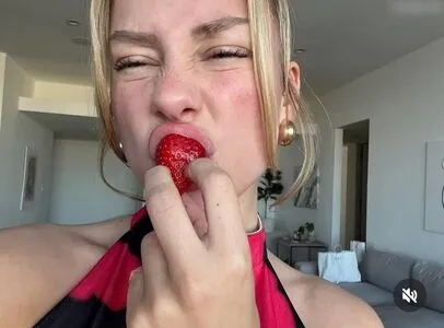 Ester Expsito OnlyFans Leaked Free Thumbnail Picture - #IonCuwDuXK