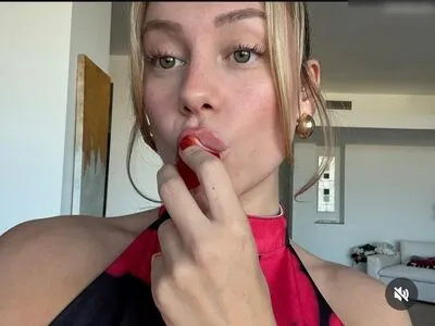 Ester Expsito OnlyFans Leaked Free Thumbnail Picture - #qnns2k3Jr3