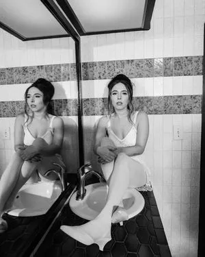 Esther Povitsky OnlyFans Leaked Free Thumbnail Picture - #oVuSTpOOWA
