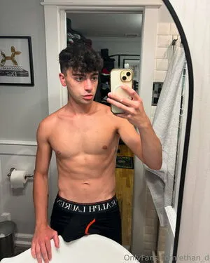 Ethan D OnlyFans Leaked Free Thumbnail Picture - #3e7P8Fa9d8