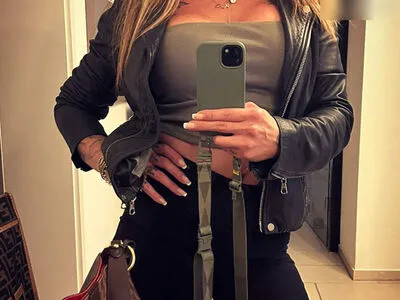 Etwas Neugierig OnlyFans Leaked Free Thumbnail Picture - #d8QxOiggAU