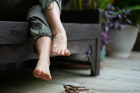 Eurasian Feet OnlyFans Leaked Free Thumbnail Picture - #DZm1xYxvjd