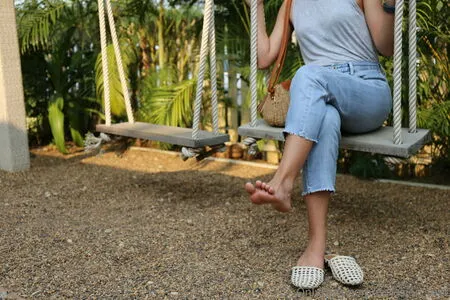 Eurasian Feet OnlyFans Leaked Free Thumbnail Picture - #IGGfyVnnEE