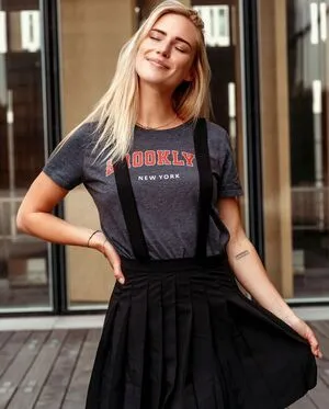 Eva Mikulski OnlyFans Leaked Free Thumbnail Picture - #470NO4R0Lm