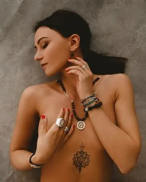 Eva Shik OnlyFans Leaked Free Thumbnail Picture - #kFvglrvr63