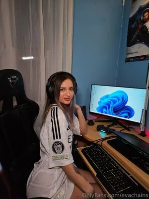 Evachains OnlyFans Leaked Free Thumbnail Picture - #83FEkKcY9J